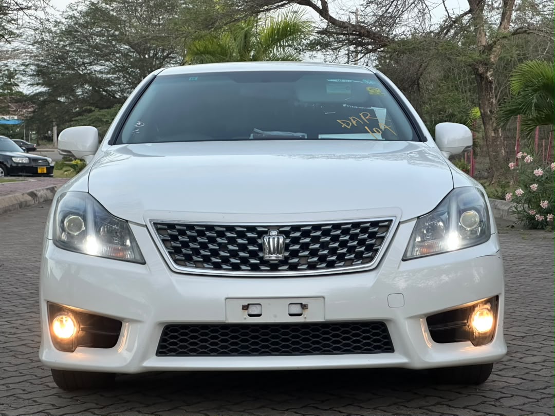 TOYOTA CROWN ATHLETE NEW MODEL